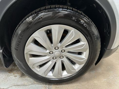 Used 2023 Land Rover Discovery Sport SE image 22