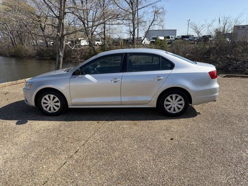 Used 2014 Volkswagen Jetta S image 6
