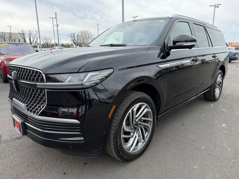 New 2025 Lincoln Navigator L Reserve image 7