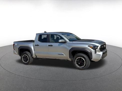 Used 2024 Toyota Tacoma TRD Off-Road image 2