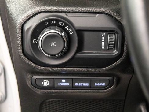 Used 2023 Jeep Wrangler Unlimited w/ Cold Weather Group AWD/4WD image 18