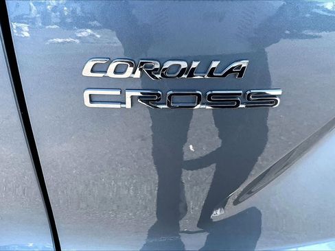 Used 2025 Toyota Corolla Cross XLE w/ Convenience Package image 10