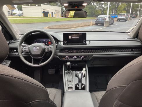 Used 2025 Honda Accord SE image 33