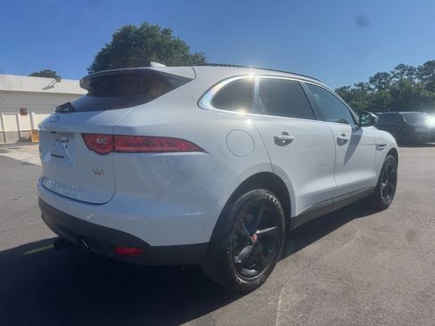 Used 2019 Jaguar F-PACE Premium image 5