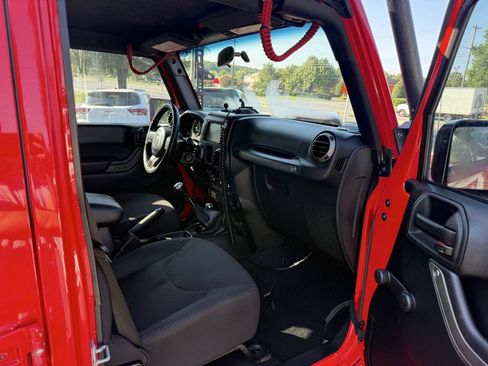 Used 2015 Jeep Wrangler Unlimited Sport w/ Max Tow Package AWD/4WD image 13