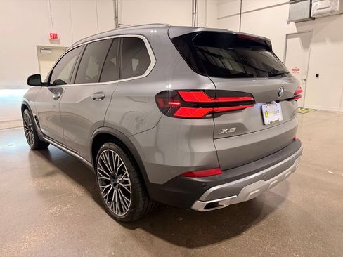 Used 2025 BMW X5 xDrive40i w/ Premium Package AWD/4WD image 7