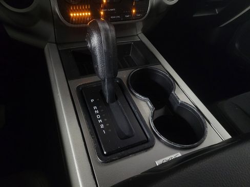 Used 2017 Ford Expedition XLT image 26