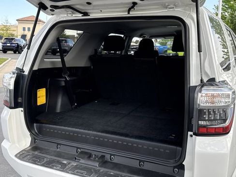 Used 2016 Toyota 4Runner SR5 w/ Four Season Floor Mat Package AWD/4WD image 20