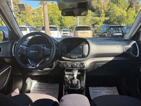 Certified 2023 Kia Soul LX FWD image 9