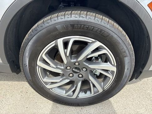 Used 2024 Lincoln Corsair AWD image 12