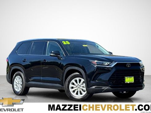 Used 2025 Toyota Grand Highlander AWD image 1