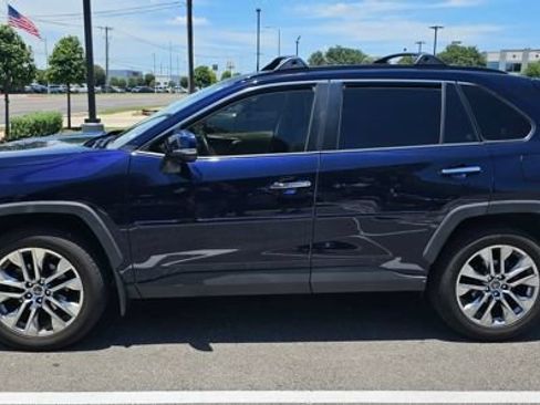 Used 2019 Toyota RAV4 Limited w/ Advanced Technology Package FWD image 2