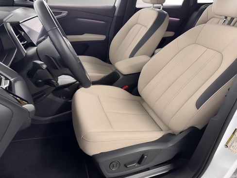 Certified 2024 Audi Q4 e-tron Prestige AWD/4WD image 5