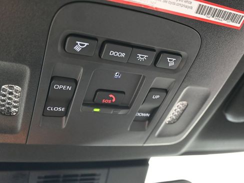 Used 2025 Toyota Camry SE w/ Multimedia Upgrade Package image 24