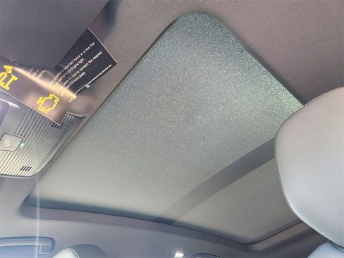 New 2026 Volkswagen Tiguan SE R-Line image 14