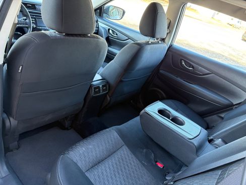 Used 2017 Nissan Rogue S image 13