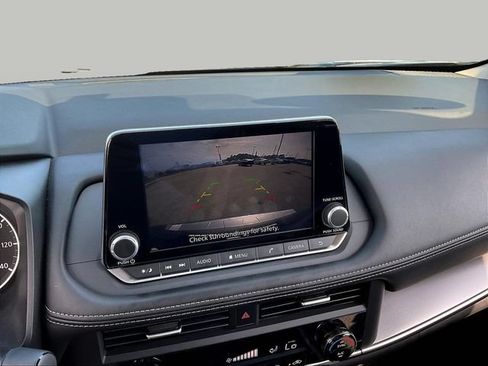 Used 2026 Nissan Rogue SV FWD image 16