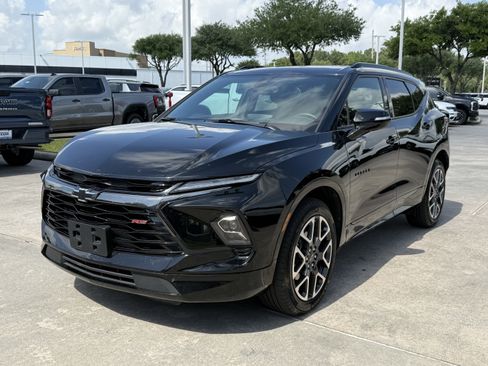Used 2025 Chevrolet Blazer RS FWD image 9