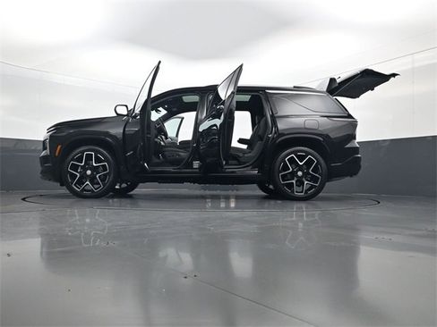 Certified 2025 Chevrolet Traverse High Country w/ LPO, Floor Liner Package image 35