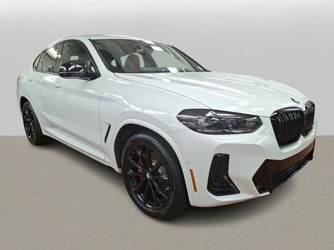 Used 2025 BMW X4 M40i image 3