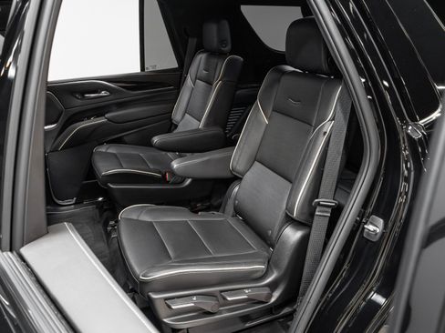 Used 2022 Cadillac Escalade Sport w/ Touring Package AWD/4WD image 32