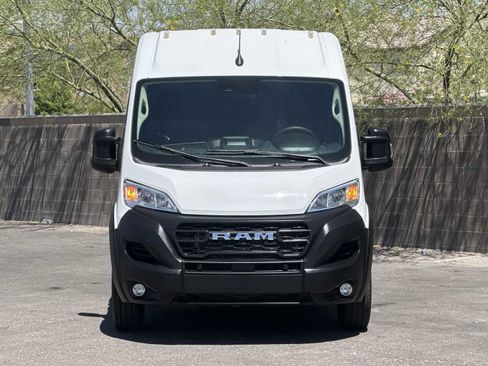 Used 2024 RAM ProMaster 2500 w/ Safety Group FWD image 3