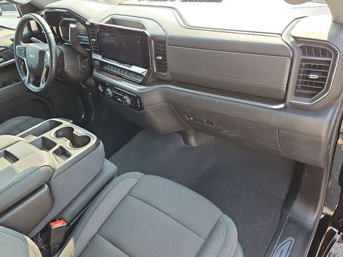 Used 2024 Chevrolet Silverado 1500 LT AWD/4WD image 32