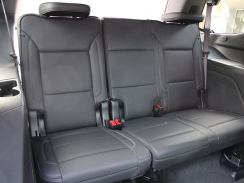 Used 2025 GMC Yukon Denali image 15