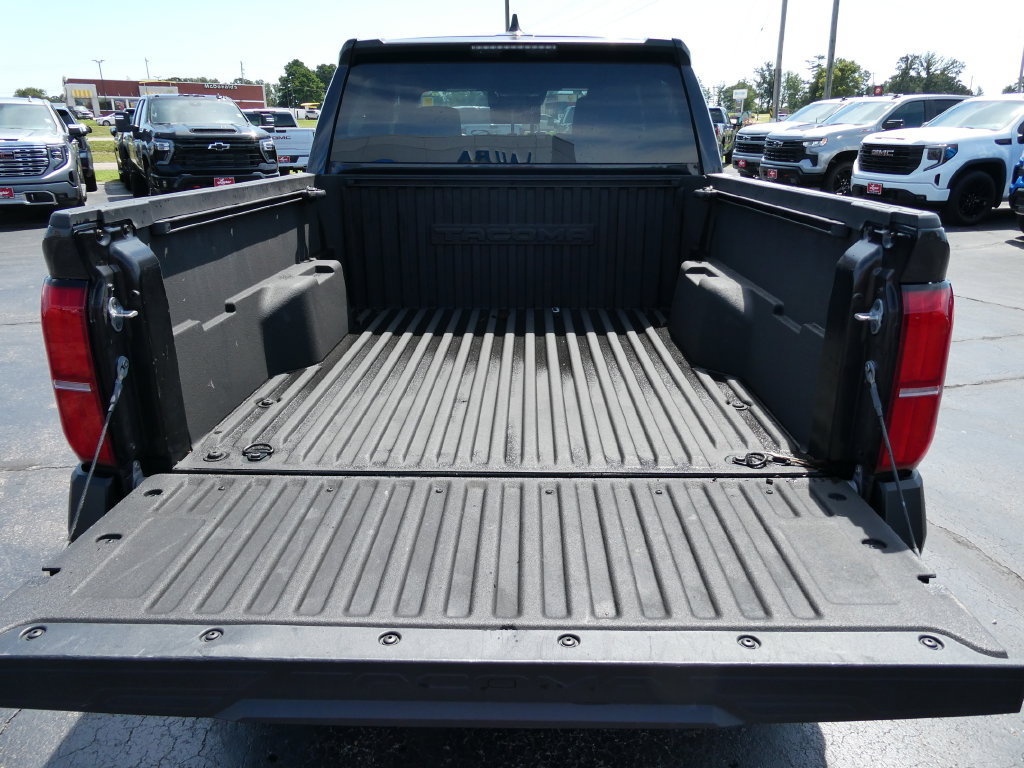 Used 2024 Toyota Tacoma SR AWD/4WD image 17