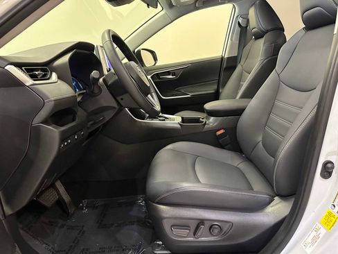 Used 2023 Toyota RAV4 XLE Premium AWD/4WD image 22