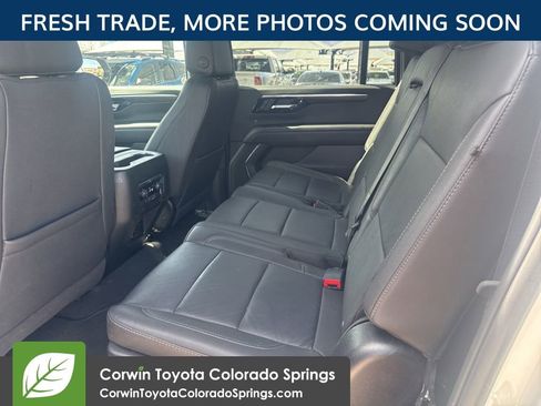 Used 2025 Chevrolet Suburban Z71 image 10
