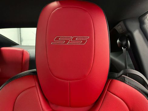 Used 2015 Chevrolet Camaro SS w/ Commemorative Special Edition RWD image 26