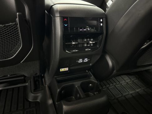 Used 2023 Jeep Grand Cherokee L Laredo RWD image 22