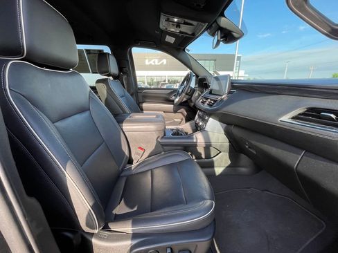Used 2023 GMC Yukon XL SLT AWD/4WD image 26