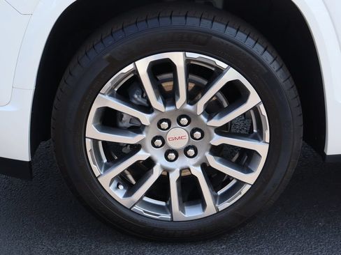 Certified 2023 GMC Acadia Denali w/ Denali Ultimate Package FWD image 37
