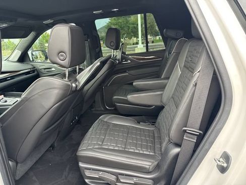 Used 2021 Cadillac Escalade Sport Platinum w/ LPO, ONYX Package AWD/4WD image 15