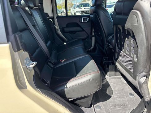 Used 2022 Jeep Gladiator Rubicon w/ LED Lighting Group AWD/4WD image 14