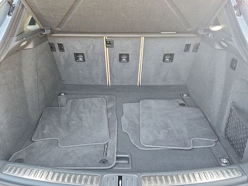 Certified 2024 Porsche Macan GTS image 28