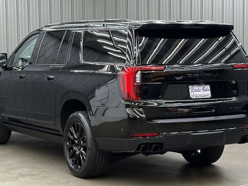 Used 2026 GMC Yukon XL Denali w/ Sun & Power Step Package AWD/4WD image 3