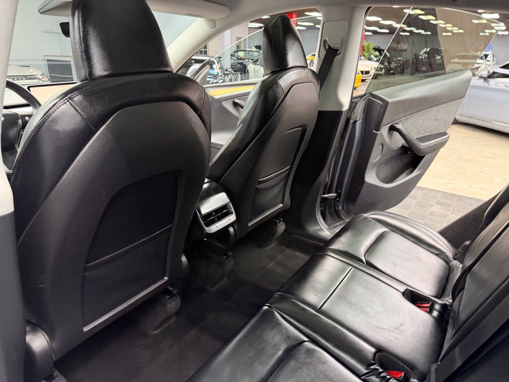 Used 2023 Tesla Model Y Long Range AWD/4WD image 34