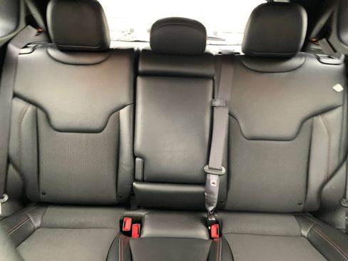 Used 2025 Jeep Compass Trailhawk AWD/4WD image 37
