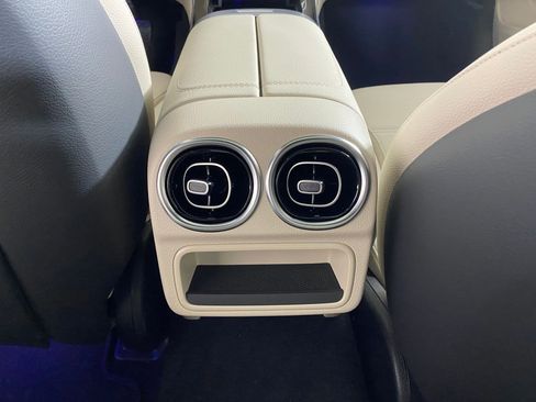 New 2025 Mercedes-Benz C 300 4MATIC Sedan image 27