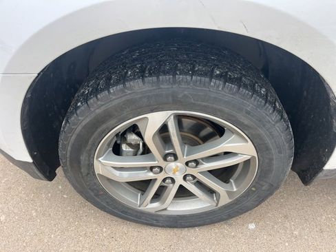 Used 2016 Chevrolet Equinox LTZ w/ Enhanced Convenience Package image 25