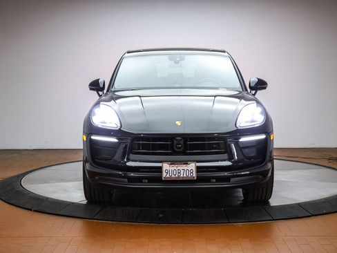 Certified 2025 Porsche Macan image 15