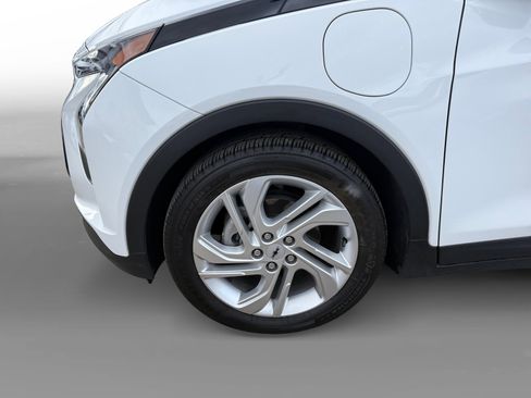 Used 2023 Chevrolet Bolt LT w/ Driver Confidence Package image 9