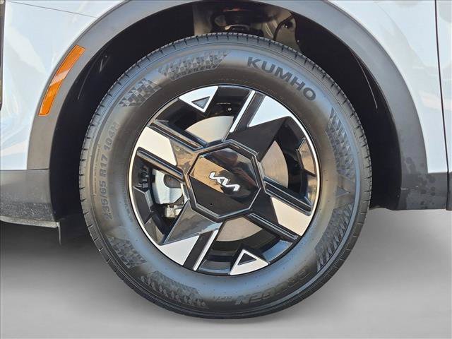 Used 2026 Kia Sportage LX FWD image 23