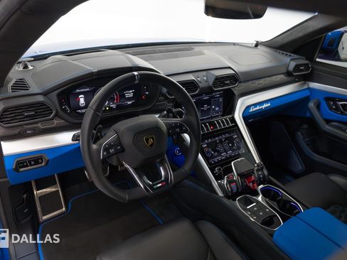 Used 2022 Lamborghini Urus AWD/4WD image 3