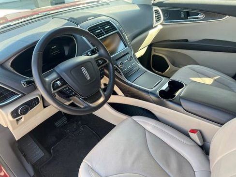 Used 2019 Lincoln Nautilus Reserve image 21