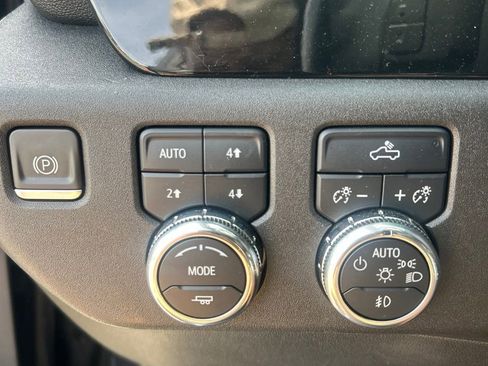 Used 2022 GMC Sierra 1500 Elevation w/ Preferred Package AWD/4WD image 28