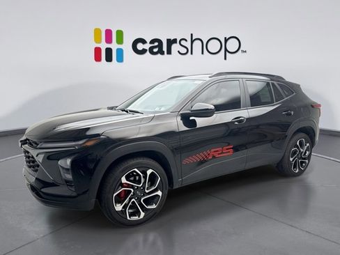Used 2025 Chevrolet Trax RS w/ Sunroof Package FWD image 1